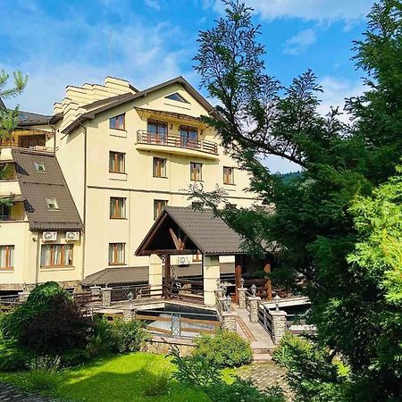 Gerdan Hotel Jaremče Esterno foto