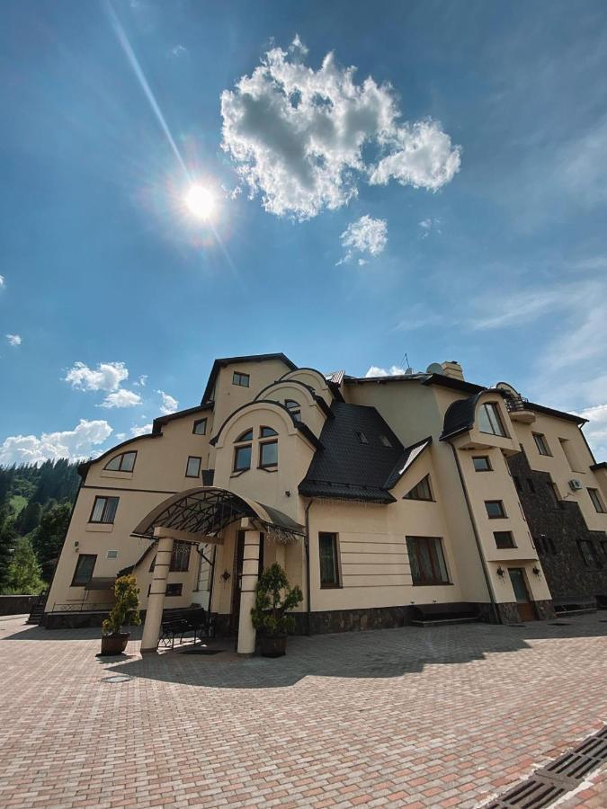 Gerdan Hotel Jaremče Esterno foto