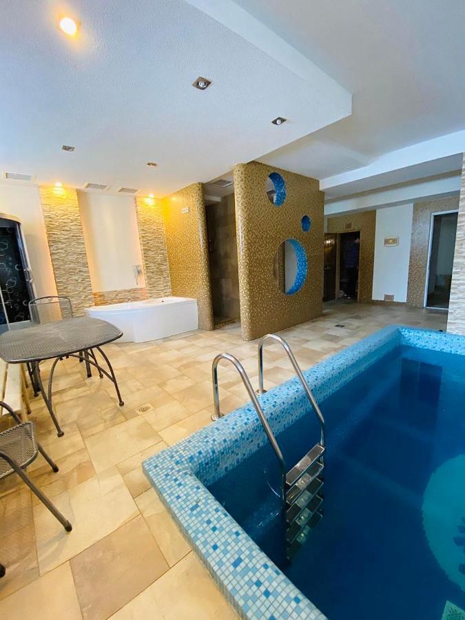 Gerdan Hotel Jaremče Esterno foto