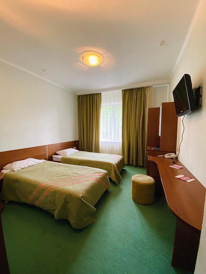 Gerdan Hotel Jaremče Esterno foto