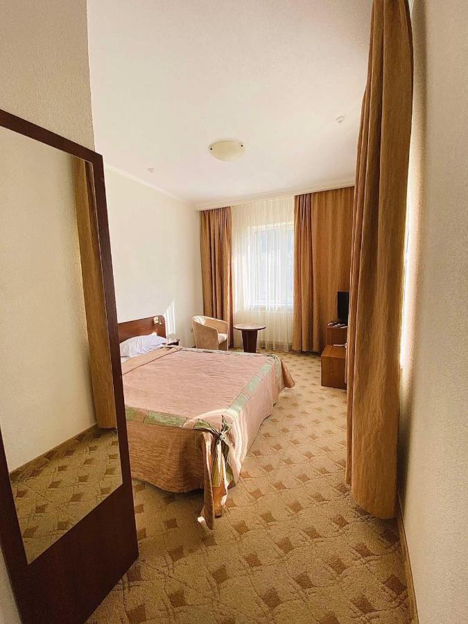 Gerdan Hotel Jaremče Esterno foto