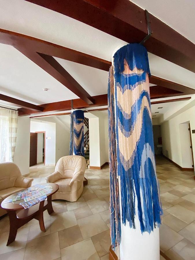Gerdan Hotel Jaremče Esterno foto