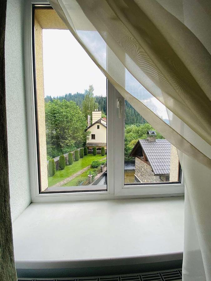 Gerdan Hotel Jaremče Esterno foto