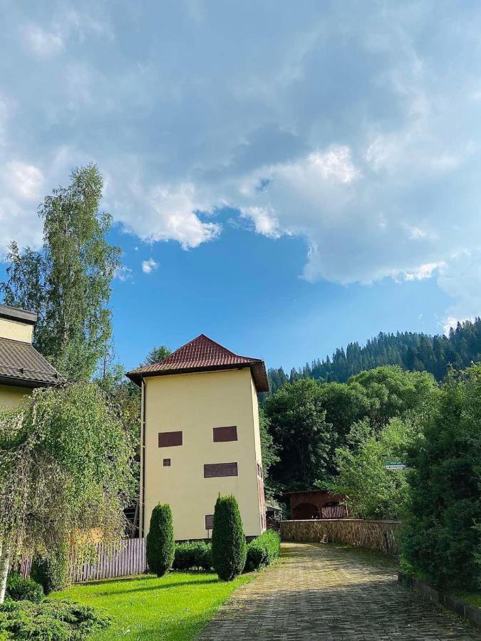 Gerdan Hotel Jaremče Esterno foto