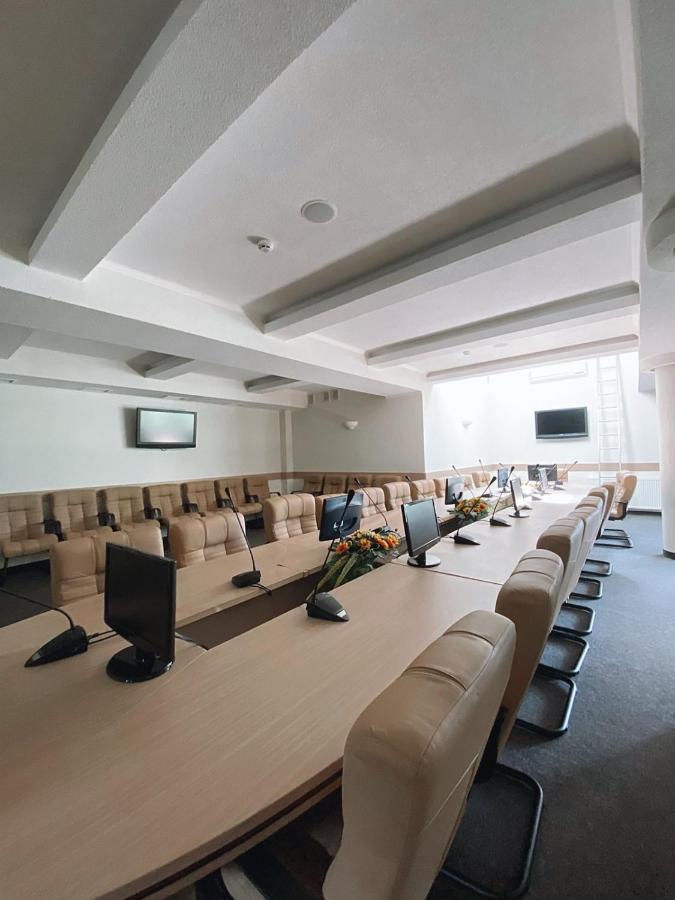 Gerdan Hotel Jaremče Esterno foto