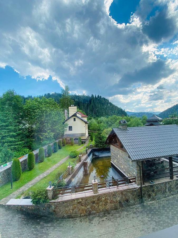 Gerdan Hotel Jaremče Esterno foto