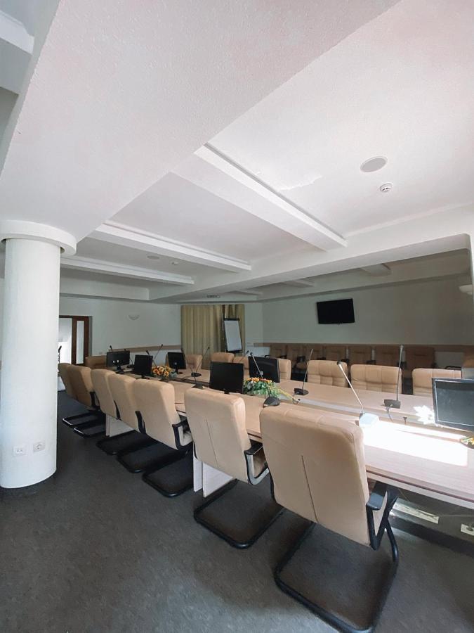 Gerdan Hotel Jaremče Esterno foto