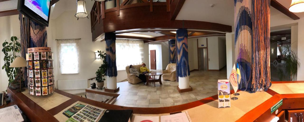 Gerdan Hotel Jaremče Esterno foto