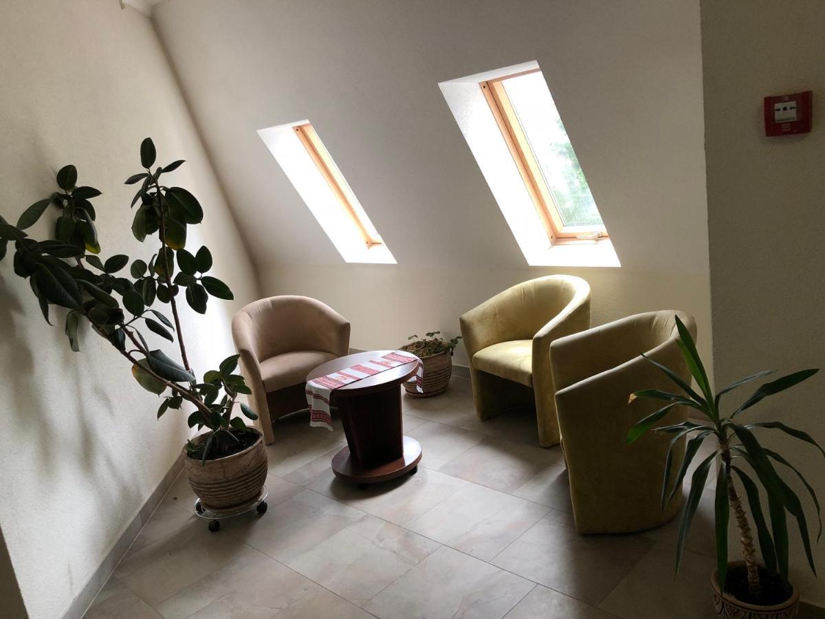 Gerdan Hotel Jaremče Esterno foto