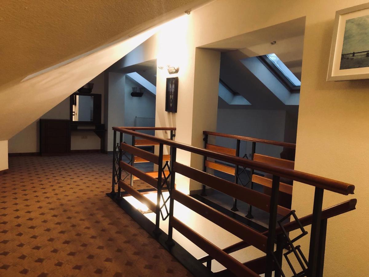 Gerdan Hotel Jaremče Esterno foto