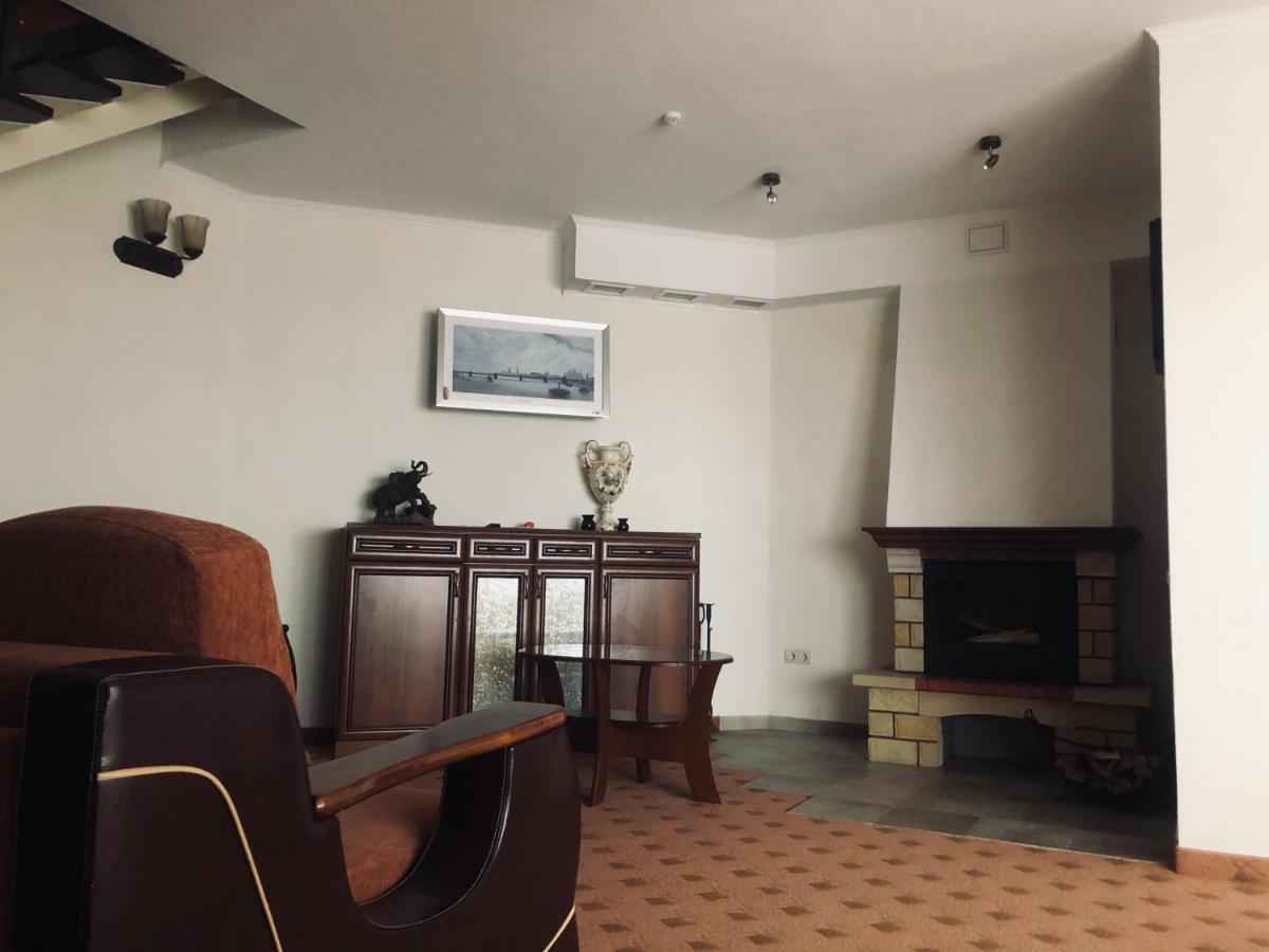 Gerdan Hotel Jaremče Esterno foto