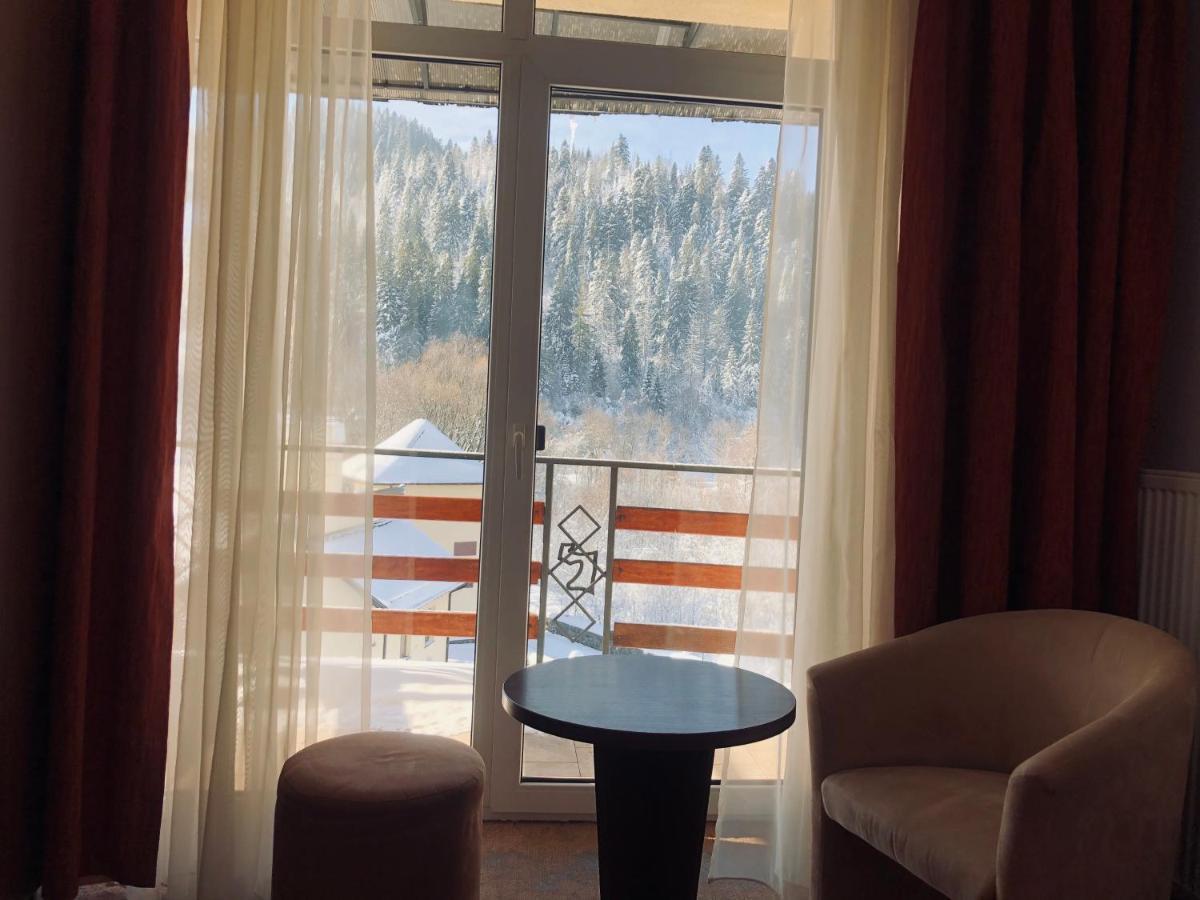 Gerdan Hotel Jaremče Esterno foto